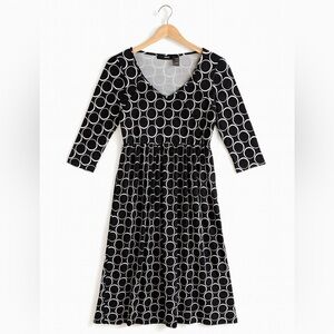 New York and Company black and white long Sleeve Patterned dress. Size XS